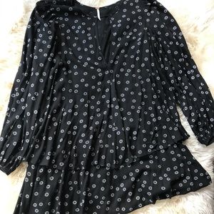 NWOT dress can be worn with leggings and booties